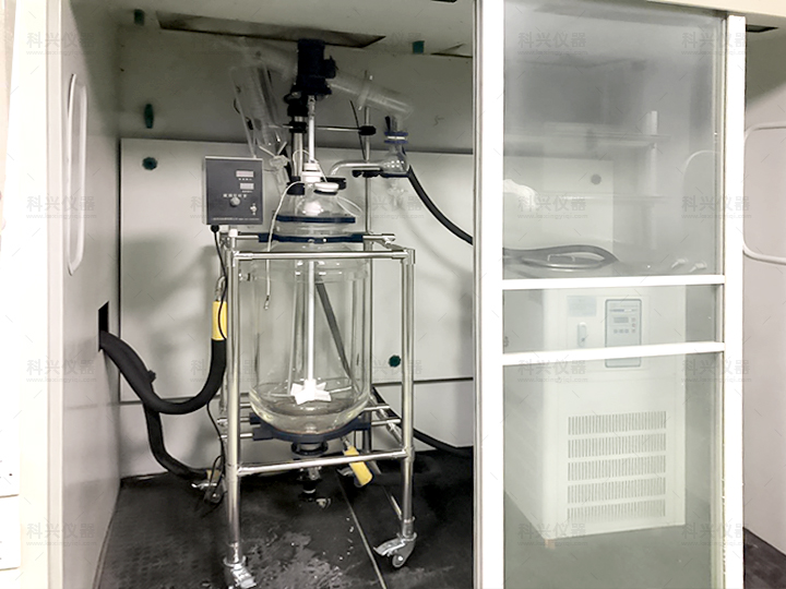 上?？婆d儀器與某公司合作